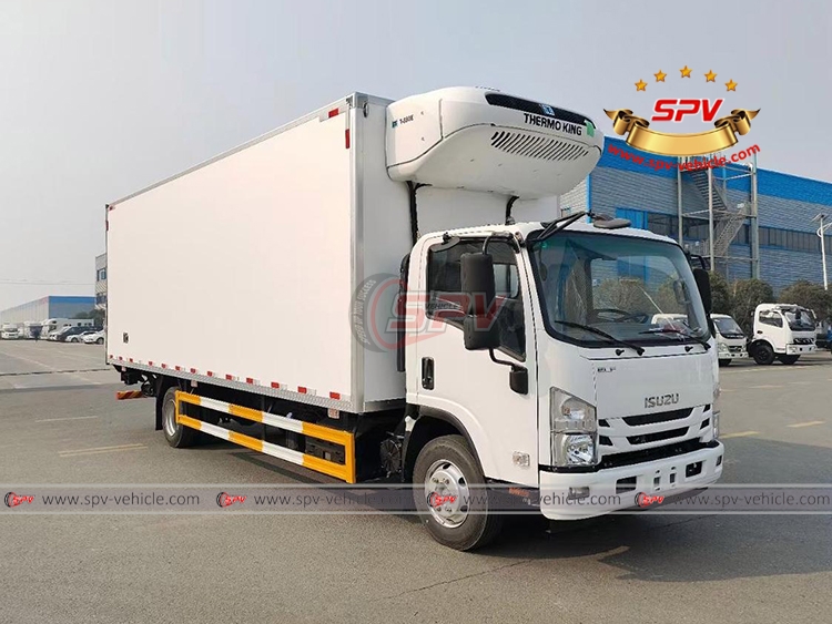 Two Division Reefer Van Truck ISUZU - Right Front Side View